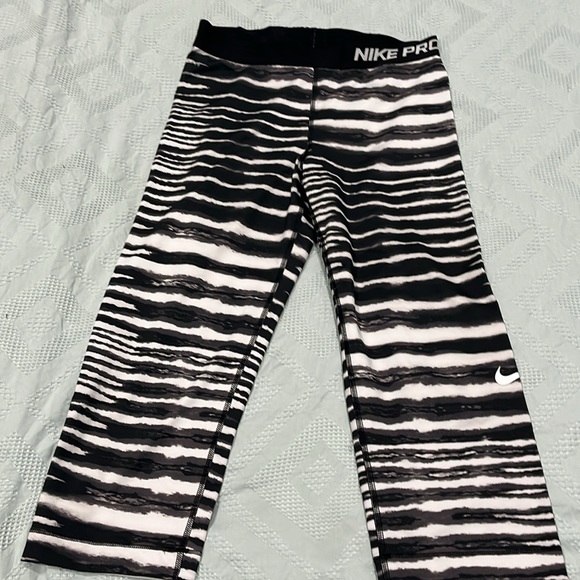 Nike Pro size M and Inspired Heart size Large - Picture 3 of 3